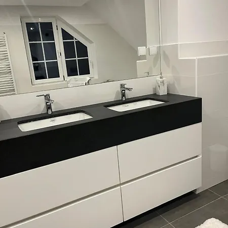 B-willa Basen & Jacuzzi, Sauna Villa *