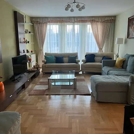 B-willa Basen & Jacuzzi, Sauna Villa Slopnice