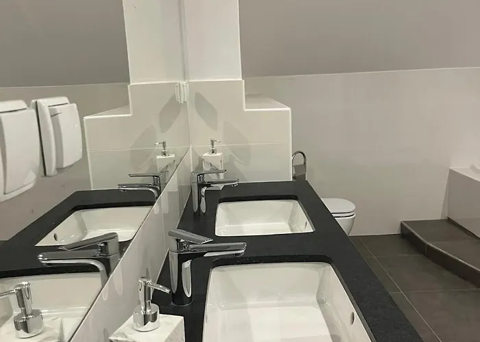 Villa B-willa Basen & Jacuzzi, Sauna Slopnice