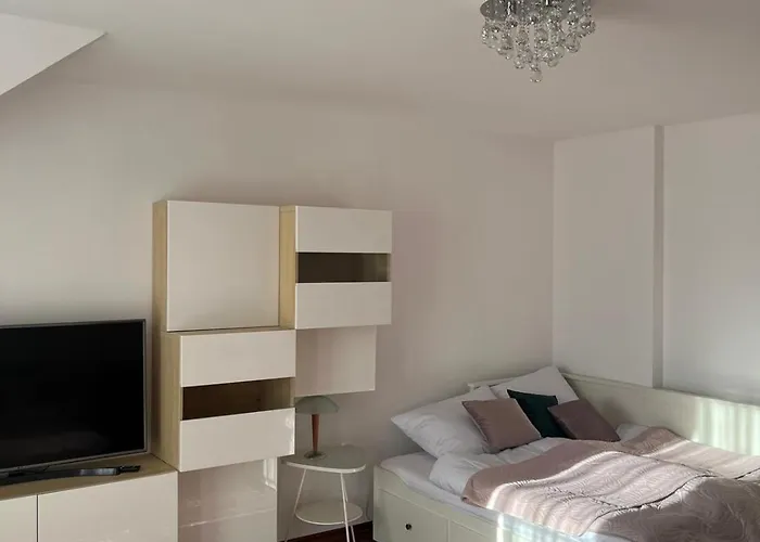 B-willa Basen & Jacuzzi, Sauna Villa Slopnice