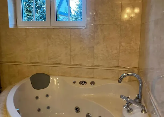 Villa B-willa Basen & Jacuzzi, Sauna