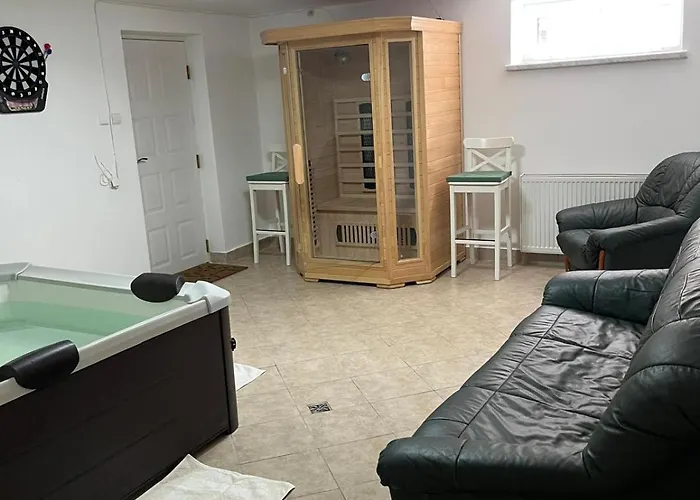 B-willa Basen & Jacuzzi, Sauna Villa